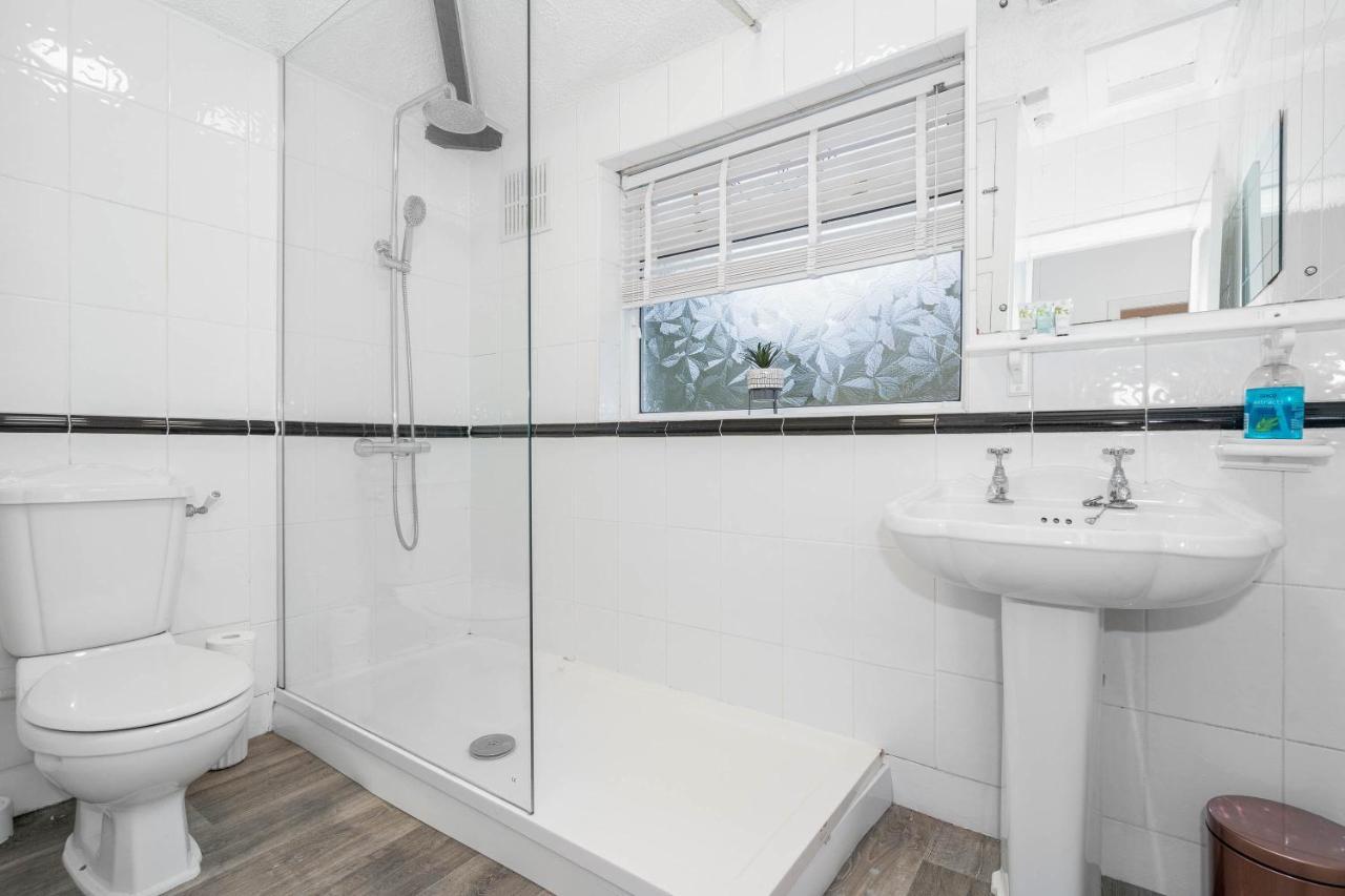 Large 4 Bedroom House - Top Rated - Off-Street Parking - Garden - Sleeps 9 - Contractors - Groups - Pool Table Northfield Екстериор снимка
